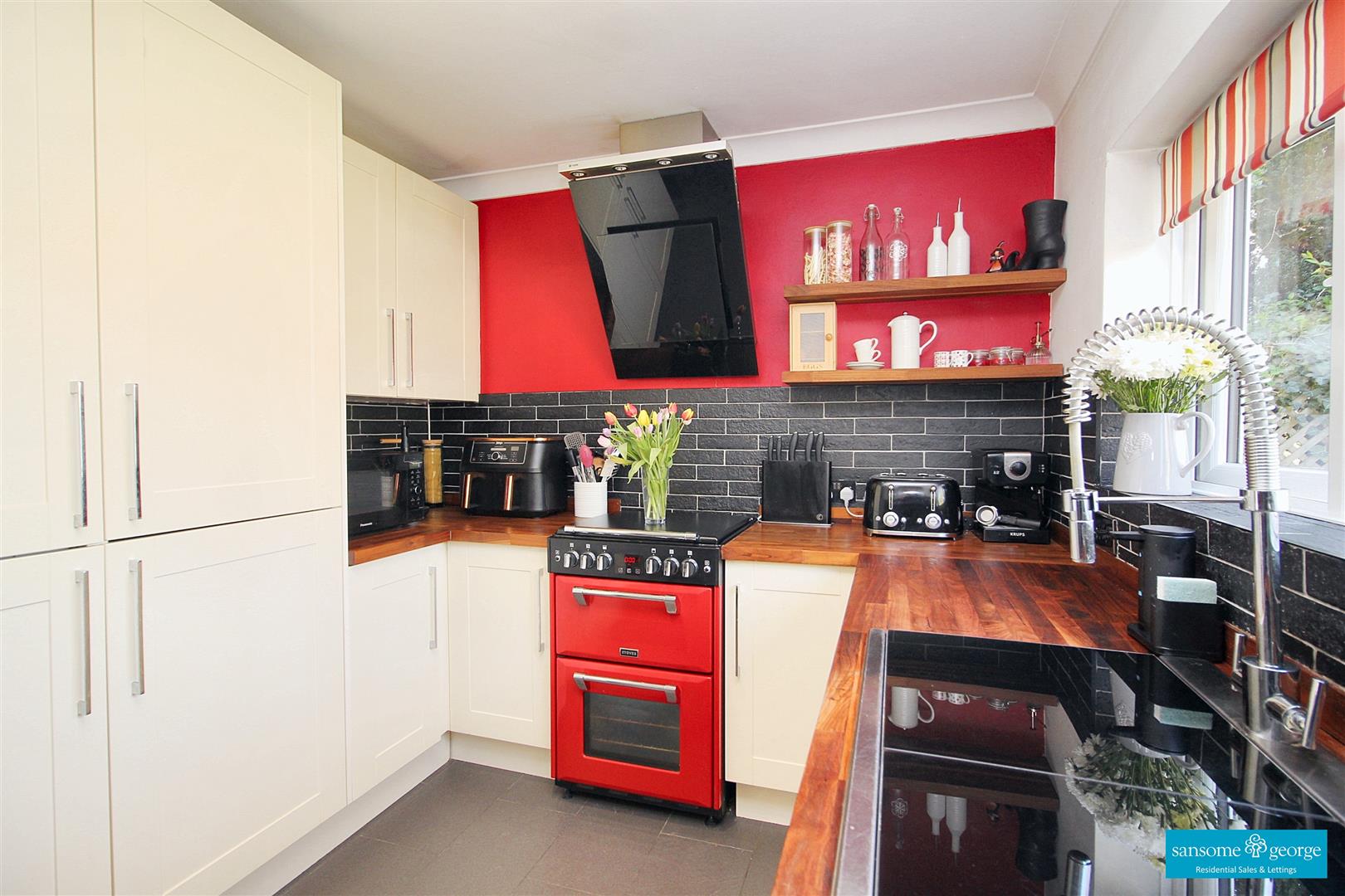 Larissa Close, Tilehurst, Reading